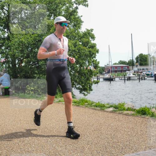 22.06.2025 - Viking Triathlon KatJ http://msf.ph/oto/8130569 22.06.2025 14:03:30 Laufen 326, 334 meine-sportfotos.de