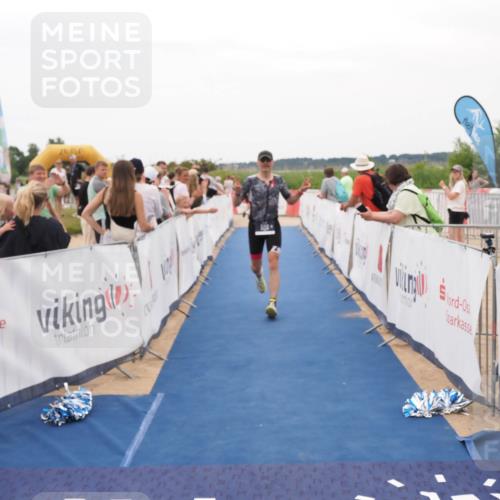 22.06.2025 - Viking Triathlon MichiJ http://msf.ph/oto/8130577 22.06.2025 15:31:19 Ziel 500 meine-sportfotos.de