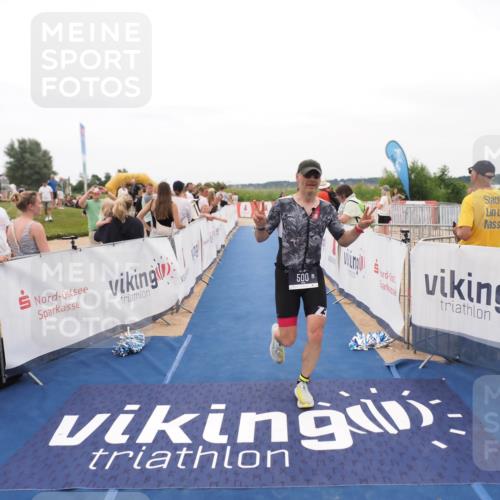 22.06.2025 - Viking Triathlon MichiJ http://msf.ph/oto/8130602 22.06.2025 15:31:20 Ziel 500 meine-sportfotos.de