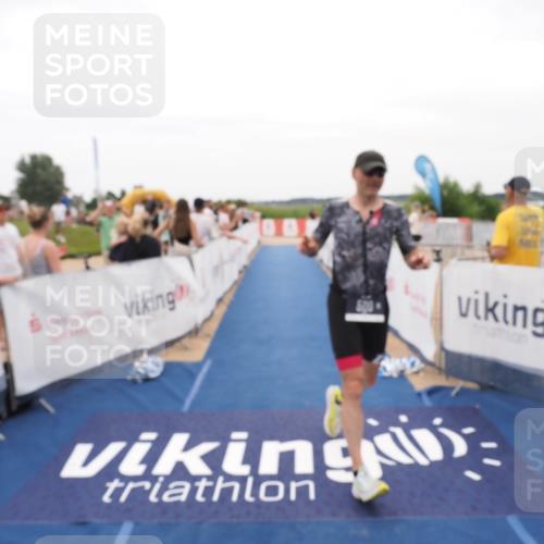22.06.2025 - Viking Triathlon MichiJ http://msf.ph/oto/8130607 22.06.2025 15:31:20 Ziel 500 meine-sportfotos.de