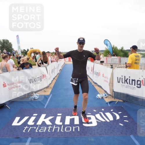 22.06.2025 - Viking Triathlon MichiJ http://msf.ph/oto/8130677 22.06.2025 15:31:59 Ziel 331 meine-sportfotos.de