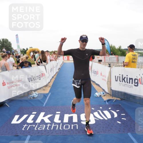 22.06.2025 - Viking Triathlon MichiJ http://msf.ph/oto/8130678 22.06.2025 15:31:59 Ziel 331 meine-sportfotos.de