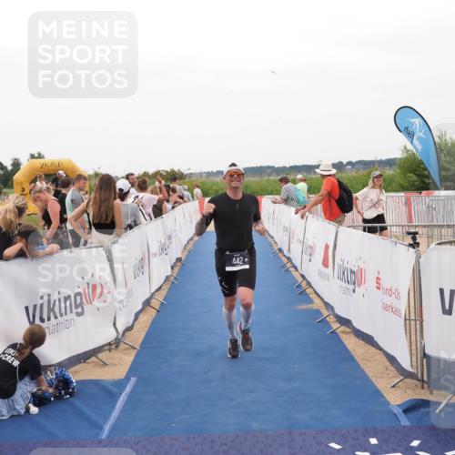 22.06.2025 - Viking Triathlon MichiJ http://msf.ph/oto/8130759 22.06.2025 15:32:32 Ziel 442 meine-sportfotos.de