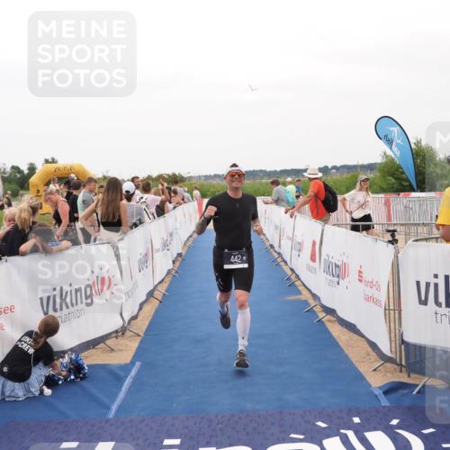 22.06.2025 - Viking Triathlon MichiJ http://msf.ph/oto/8130760 22.06.2025 15:32:32 Ziel 442 meine-sportfotos.de