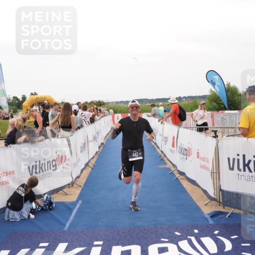 22.06.2025 - Viking Triathlon MichiJ http://msf.ph/oto/8130761 22.06.2025 15:32:32 Ziel 442 meine-sportfotos.de