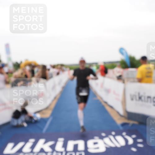 22.06.2025 - Viking Triathlon MichiJ http://msf.ph/oto/8130763 22.06.2025 15:32:32 Ziel 442 meine-sportfotos.de