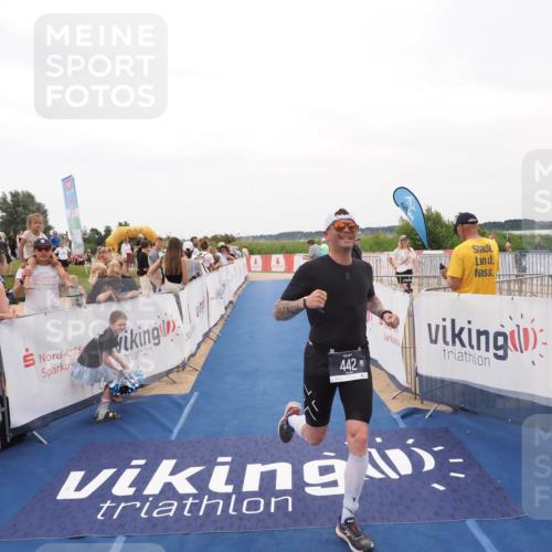 22.06.2025 - Viking Triathlon MichiJ http://msf.ph/oto/8130767 22.06.2025 15:32:33 Ziel 442 meine-sportfotos.de