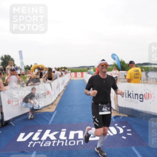 22.06.2025 - Viking Triathlon MichiJ http://msf.ph/oto/8130768 22.06.2025 15:32:33 Ziel 442 meine-sportfotos.de