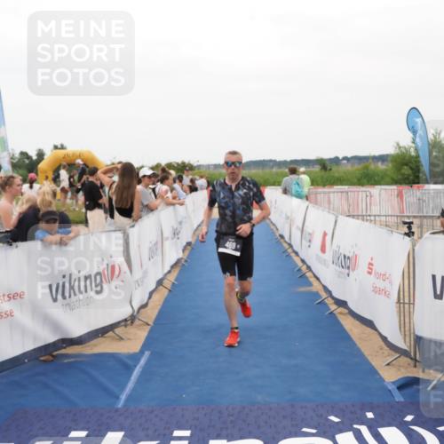 22.06.2025 - Viking Triathlon MichiJ http://msf.ph/oto/8130799 22.06.2025 15:32:59 Ziel 469 meine-sportfotos.de