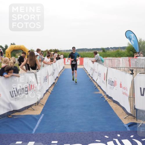 22.06.2025 - Viking Triathlon MichiJ http://msf.ph/oto/8130827 22.06.2025 15:33:48 Ziel 57 meine-sportfotos.de