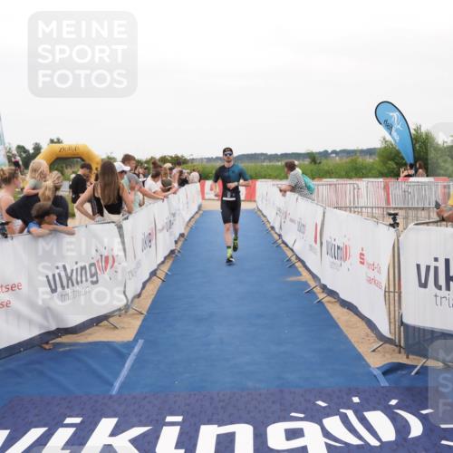 22.06.2025 - Viking Triathlon MichiJ http://msf.ph/oto/8130830 22.06.2025 15:33:49 Ziel 57 meine-sportfotos.de
