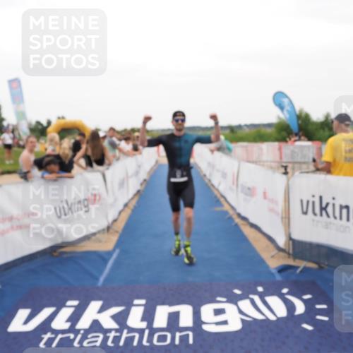 22.06.2025 - Viking Triathlon MichiJ http://msf.ph/oto/8130843 22.06.2025 15:33:50 Ziel 57 meine-sportfotos.de