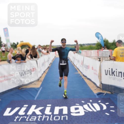 22.06.2025 - Viking Triathlon MichiJ http://msf.ph/oto/8130844 22.06.2025 15:33:51 Ziel 57 meine-sportfotos.de