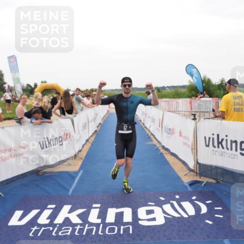 22.06.2025 - Viking Triathlon MichiJ http://msf.ph/oto/8130845 22.06.2025 15:33:51 Ziel 57 meine-sportfotos.de