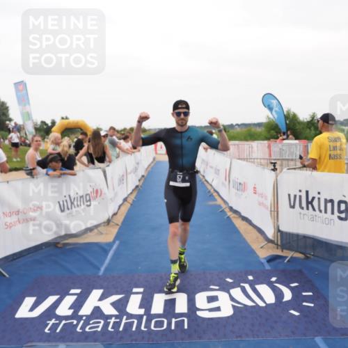 22.06.2025 - Viking Triathlon MichiJ http://msf.ph/oto/8130846 22.06.2025 15:33:51 Ziel 57 meine-sportfotos.de