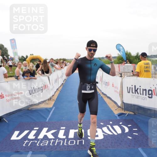 22.06.2025 - Viking Triathlon MichiJ http://msf.ph/oto/8130849 22.06.2025 15:33:51 Ziel 57 meine-sportfotos.de