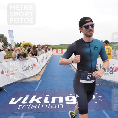 22.06.2025 - Viking Triathlon MichiJ http://msf.ph/oto/8130852 22.06.2025 15:33:52 Ziel 57 meine-sportfotos.de