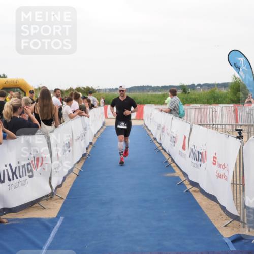 22.06.2025 - Viking Triathlon MichiJ http://msf.ph/oto/8130920 22.06.2025 15:34:20 Ziel 232, 361 meine-sportfotos.de