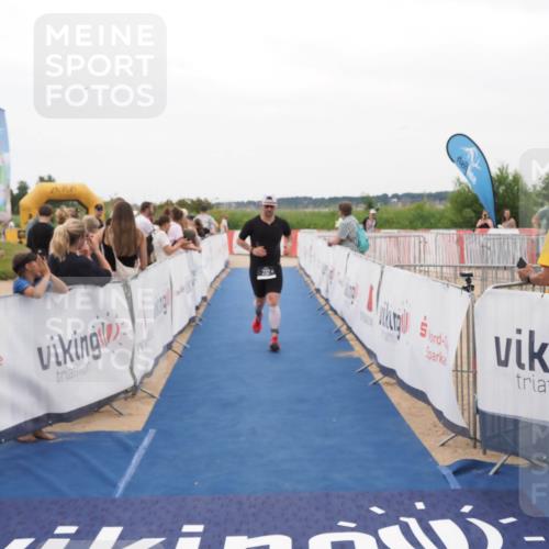 22.06.2025 - Viking Triathlon MichiJ http://msf.ph/oto/8130923 22.06.2025 15:34:21 Ziel 232, 361 meine-sportfotos.de