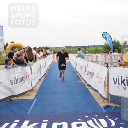 22.06.2025 - Viking Triathlon MichiJ http://msf.ph/oto/8130924 22.06.2025 15:34:21 Ziel 232, 361 meine-sportfotos.de
