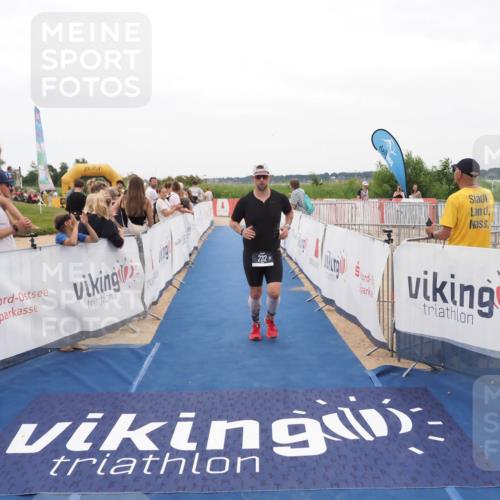 22.06.2025 - Viking Triathlon MichiJ http://msf.ph/oto/8130933 22.06.2025 15:34:22 Ziel 232 meine-sportfotos.de