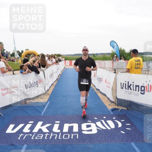 22.06.2025 - Viking Triathlon MichiJ http://msf.ph/oto/8130937 22.06.2025 15:34:23 Ziel 232 meine-sportfotos.de