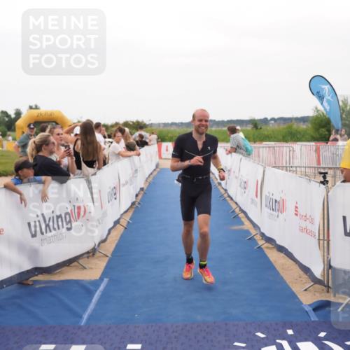 22.06.2025 - Viking Triathlon MichiJ http://msf.ph/oto/8130967 22.06.2025 15:34:34 Ziel 225 meine-sportfotos.de