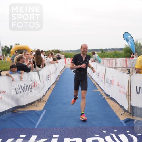 22.06.2025 - Viking Triathlon MichiJ http://msf.ph/oto/8130968 22.06.2025 15:34:34 Ziel 225 meine-sportfotos.de