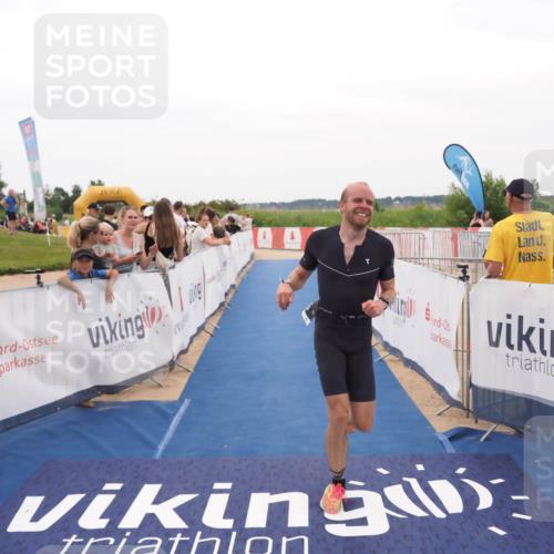 22.06.2025 - Viking Triathlon MichiJ http://msf.ph/oto/8130972 22.06.2025 15:34:34 Ziel 225 meine-sportfotos.de