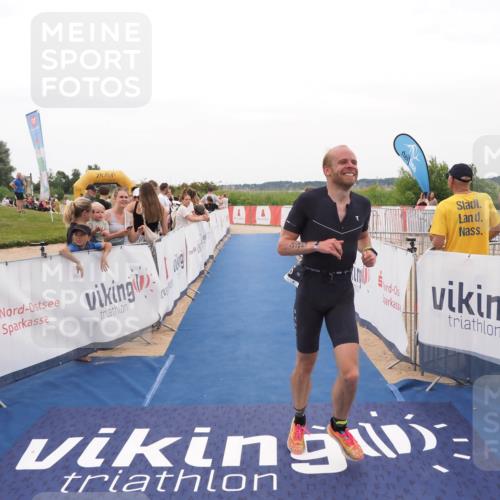 22.06.2025 - Viking Triathlon MichiJ http://msf.ph/oto/8130973 22.06.2025 15:34:34 Ziel 225 meine-sportfotos.de