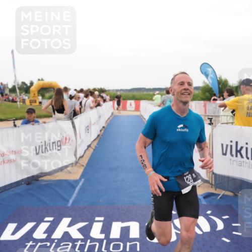 22.06.2025 - Viking Triathlon MichiJ http://msf.ph/oto/8131009 22.06.2025 15:34:55 Ziel 128 meine-sportfotos.de