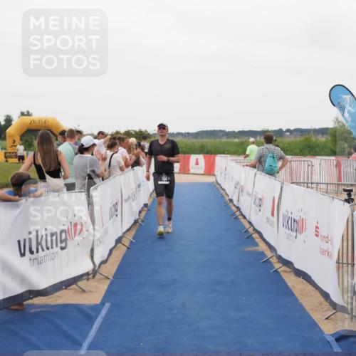 22.06.2025 - Viking Triathlon MichiJ http://msf.ph/oto/8131053 22.06.2025 15:35:03 Ziel 134 meine-sportfotos.de
