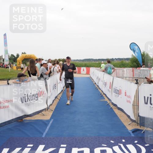 22.06.2025 - Viking Triathlon MichiJ http://msf.ph/oto/8131061 22.06.2025 15:35:04 Ziel 134 meine-sportfotos.de