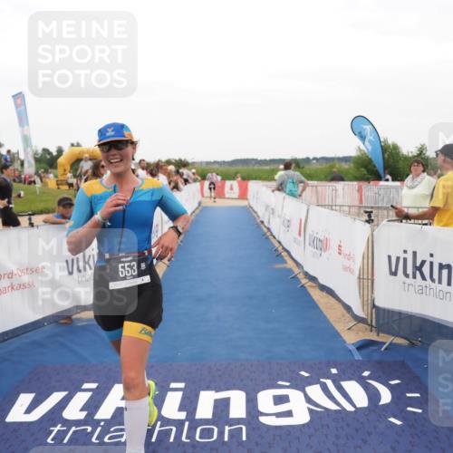 22.06.2025 - Viking Triathlon MichiJ http://msf.ph/oto/8131108 22.06.2025 15:35:13 Ziel 553 meine-sportfotos.de