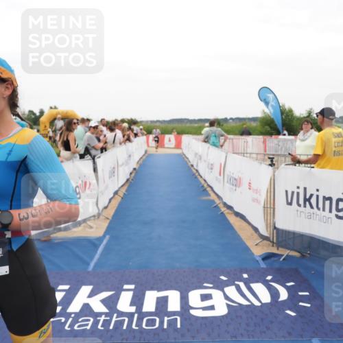 22.06.2025 - Viking Triathlon MichiJ http://msf.ph/oto/8131111 22.06.2025 15:35:13 Ziel 553 meine-sportfotos.de