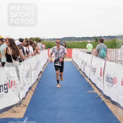22.06.2025 - Viking Triathlon MichiJ http://msf.ph/oto/8131123 22.06.2025 15:35:19 Ziel 273, 324 meine-sportfotos.de
