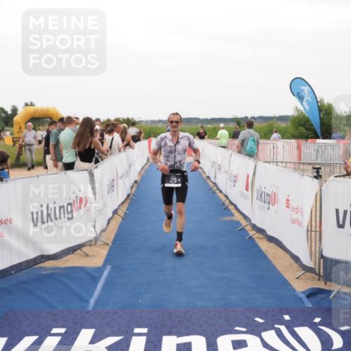 22.06.2025 - Viking Triathlon MichiJ http://msf.ph/oto/8131131 22.06.2025 15:35:20 Ziel 273, 324 meine-sportfotos.de