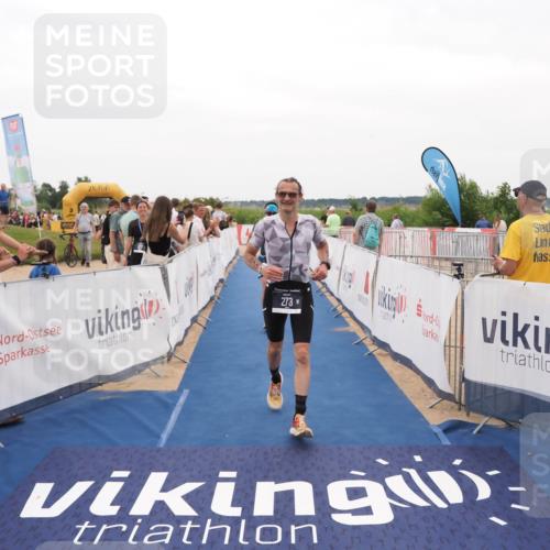 22.06.2025 - Viking Triathlon MichiJ http://msf.ph/oto/8131136 22.06.2025 15:35:20 Ziel 273, 324 meine-sportfotos.de