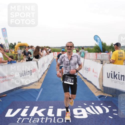 22.06.2025 - Viking Triathlon MichiJ http://msf.ph/oto/8131140 22.06.2025 15:35:21 Ziel 273, 324 meine-sportfotos.de