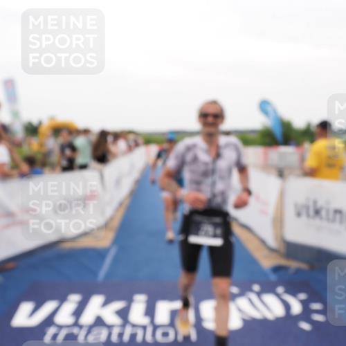 22.06.2025 - Viking Triathlon MichiJ http://msf.ph/oto/8131142 22.06.2025 15:35:21 Ziel 273, 324 meine-sportfotos.de