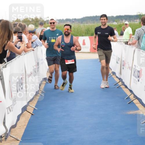 22.06.2025 - Viking Triathlon MichiJ http://msf.ph/oto/8131158 22.06.2025 15:35:30 Ziel 609 meine-sportfotos.de