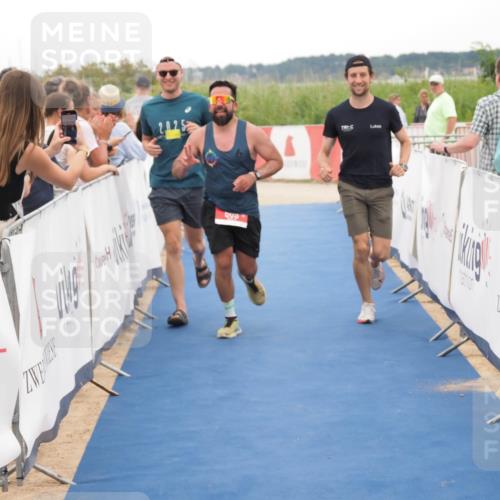 22.06.2025 - Viking Triathlon MichiJ http://msf.ph/oto/8131160 22.06.2025 15:35:31 Ziel 609 meine-sportfotos.de