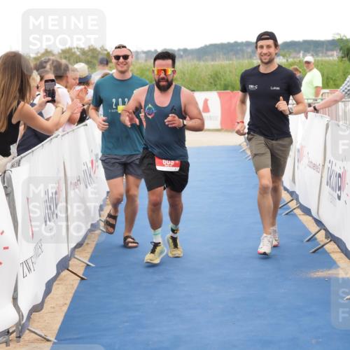 22.06.2025 - Viking Triathlon MichiJ http://msf.ph/oto/8131164 22.06.2025 15:35:31 Ziel 609 meine-sportfotos.de