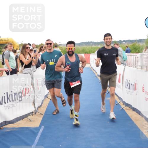 22.06.2025 - Viking Triathlon MichiJ http://msf.ph/oto/8131173 22.06.2025 15:35:32 Ziel 609 meine-sportfotos.de