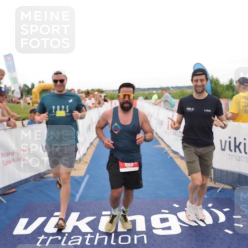 22.06.2025 - Viking Triathlon MichiJ http://msf.ph/oto/8131181 22.06.2025 15:35:33 Ziel 609 meine-sportfotos.de