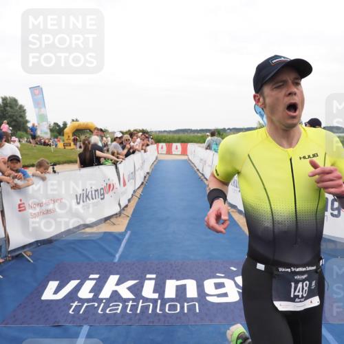 22.06.2025 - Viking Triathlon MichiJ http://msf.ph/oto/8131267 22.06.2025 15:36:49 Ziel 148 meine-sportfotos.de