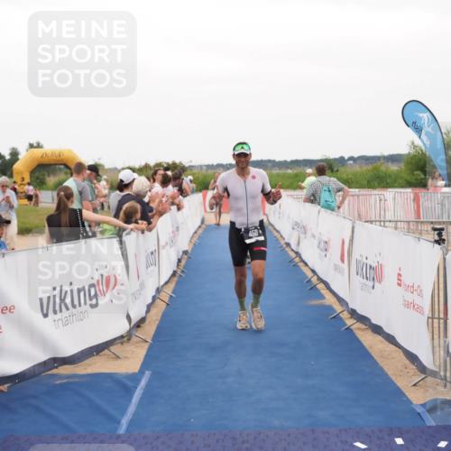 22.06.2025 - Viking Triathlon MichiJ http://msf.ph/oto/8131292 22.06.2025 15:37:02 Ziel 450, 480, 659 meine-sportfotos.de