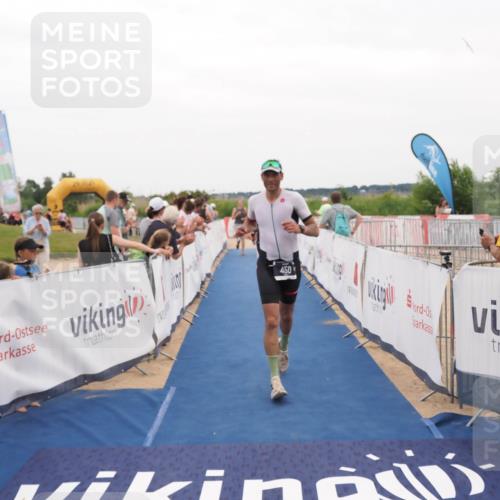 22.06.2025 - Viking Triathlon MichiJ http://msf.ph/oto/8131296 22.06.2025 15:37:03 Ziel 450, 480, 659 meine-sportfotos.de