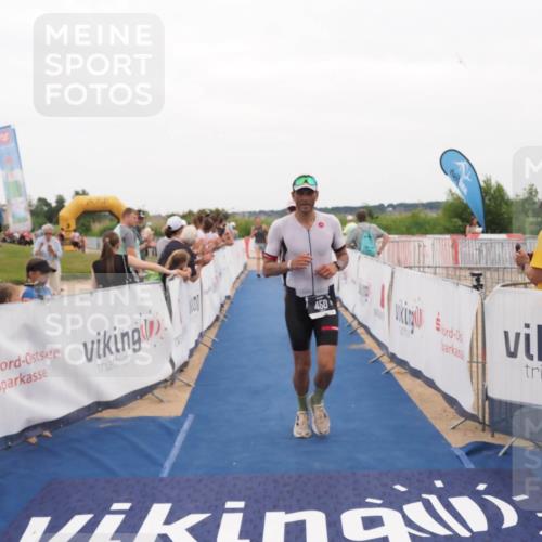 22.06.2025 - Viking Triathlon MichiJ http://msf.ph/oto/8131298 22.06.2025 15:37:03 Ziel 450, 480, 659 meine-sportfotos.de
