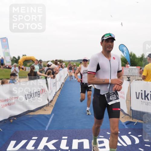 22.06.2025 - Viking Triathlon MichiJ http://msf.ph/oto/8131305 22.06.2025 15:37:04 Ziel 450, 480, 659 meine-sportfotos.de